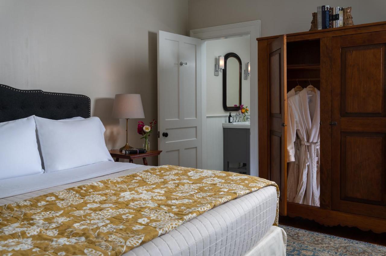 Landmark Inn Куперстаун Экстерьер фото