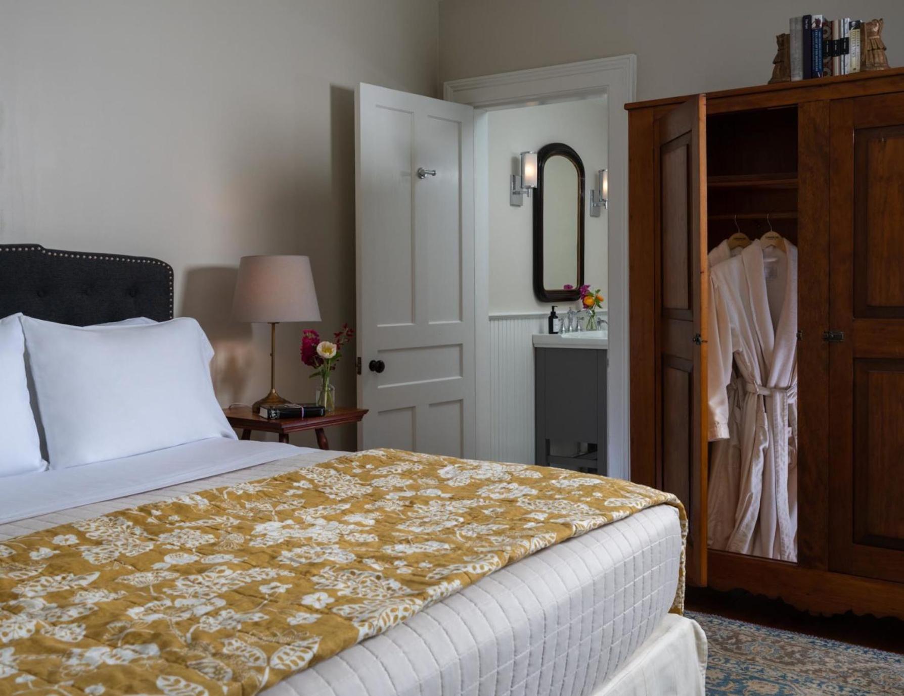 Landmark Inn Куперстаун Экстерьер фото